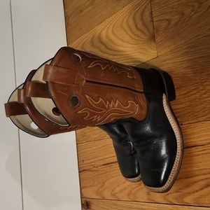 Boys cowboy boots, size 3